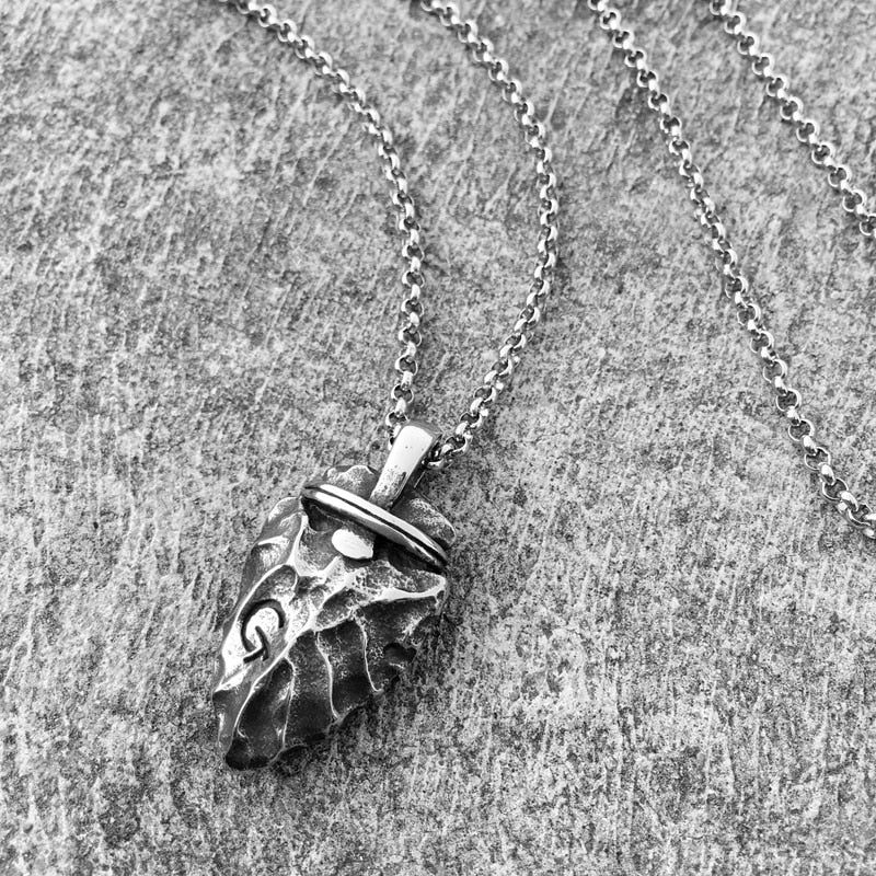 Arrowhead Pendant Necklace - Simbolo di Forza e Determinazione