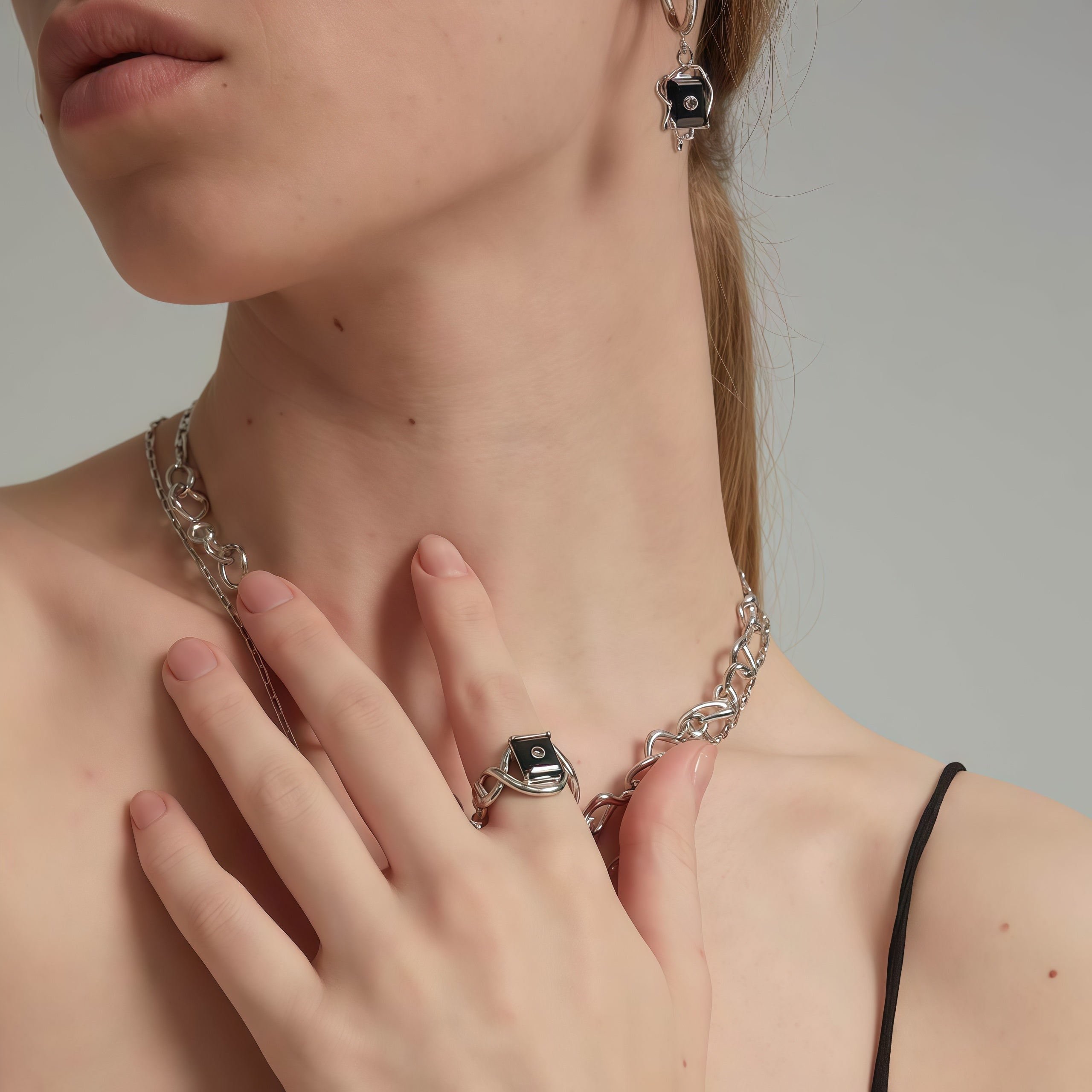 Eterna Eleganza: L’Anello New Diamond Inlaid