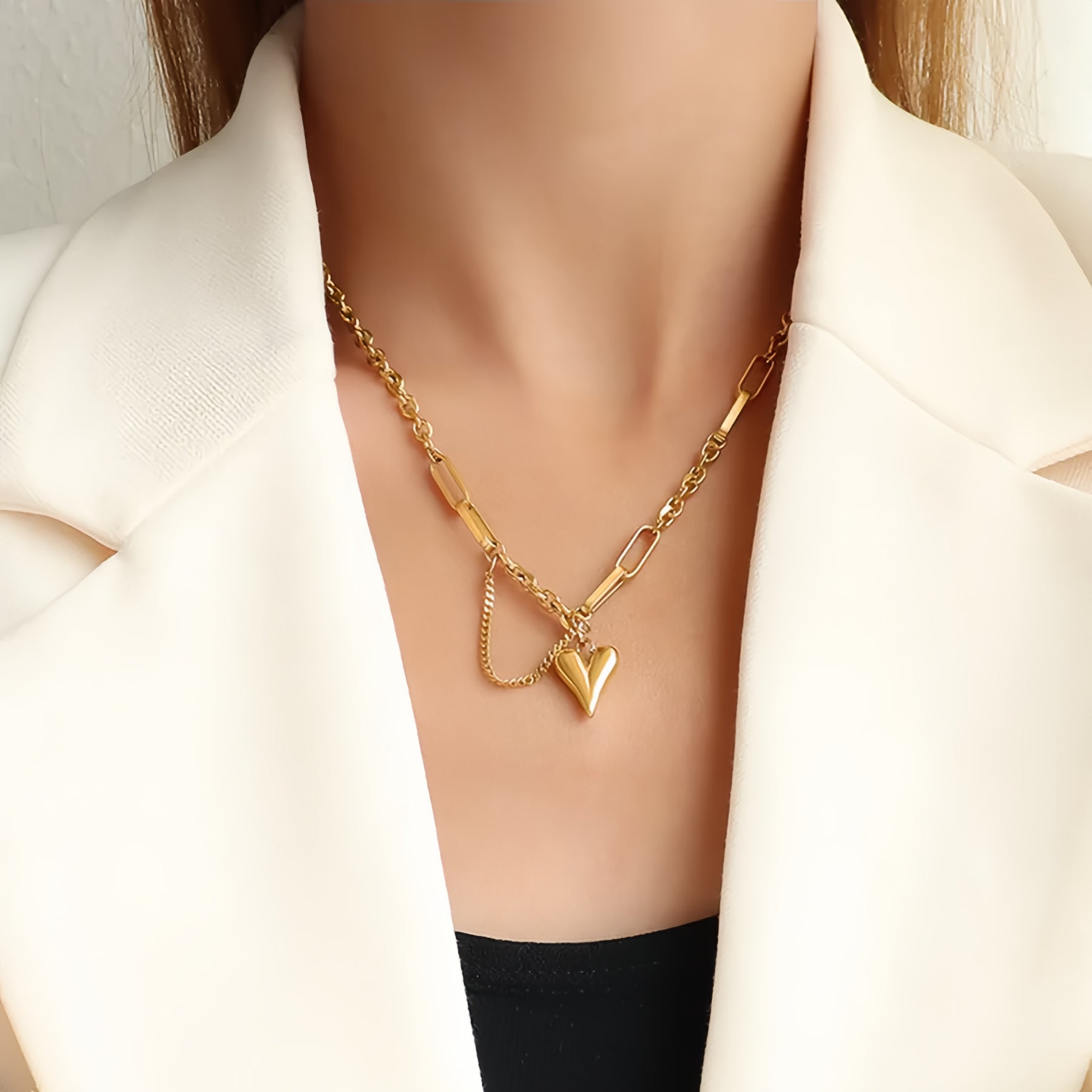 Collana Cuore in Acciaio Titanio - Eleganza Senza Tempo