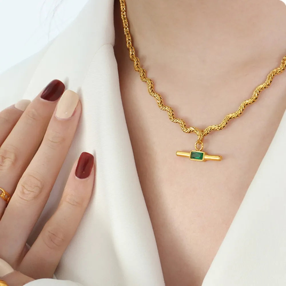 Collana Pendente Conico in Vetro e Acciaio Titanio