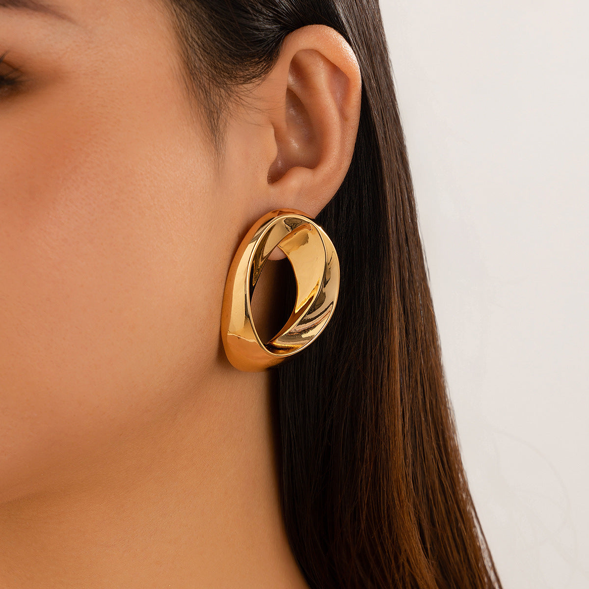 Bracciale a Goccia Specchiato – Geometria Avanguardista