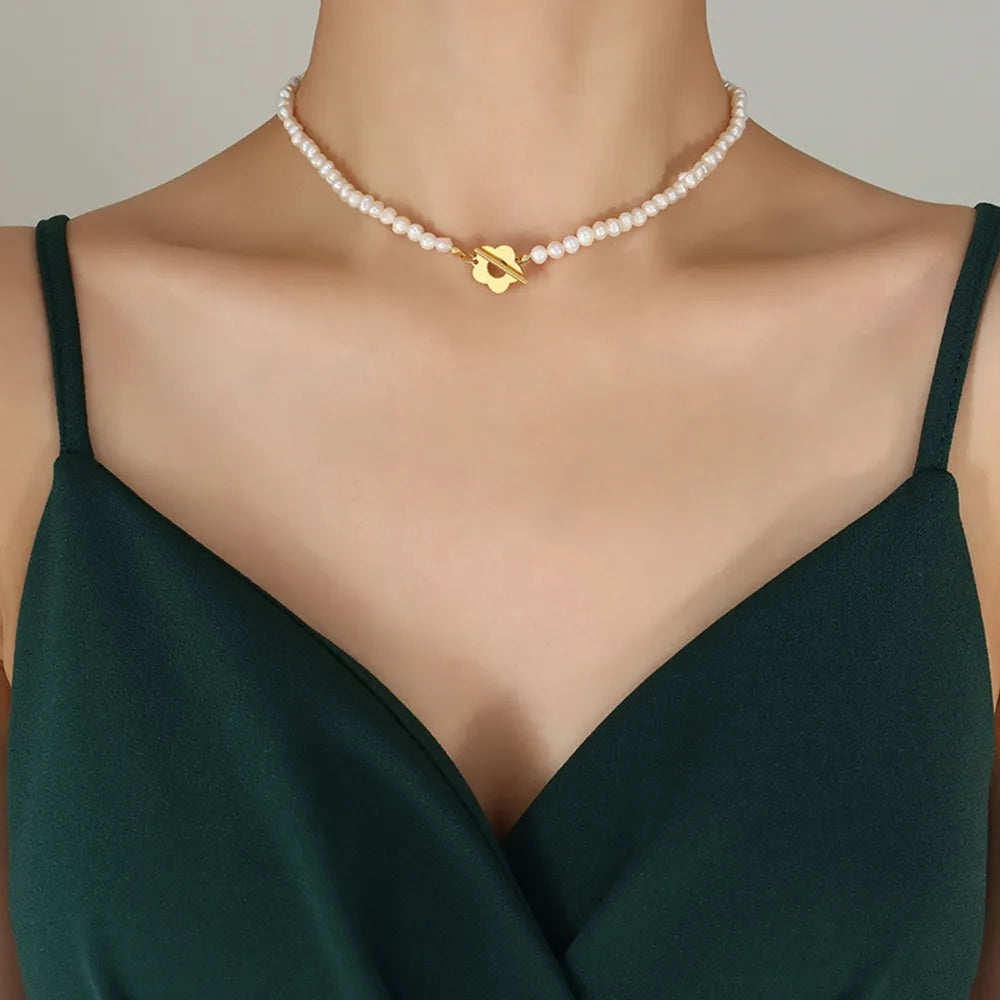 Collana Fiorita con Perla in Acciaio Titanium — Raffinatezza che dura nel tempo