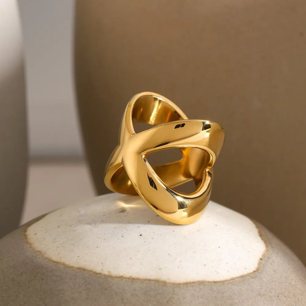 Anello Incrociato in Oro 18K - Minimalismo Glamour