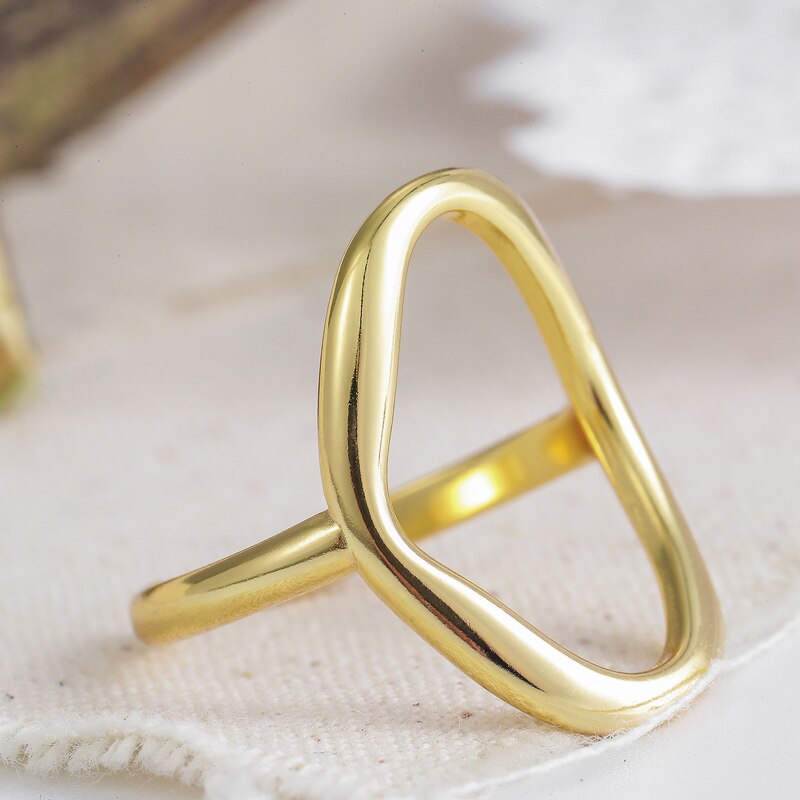 Geometric Aura Ring - L'Arte Minimalista in un Gioiello