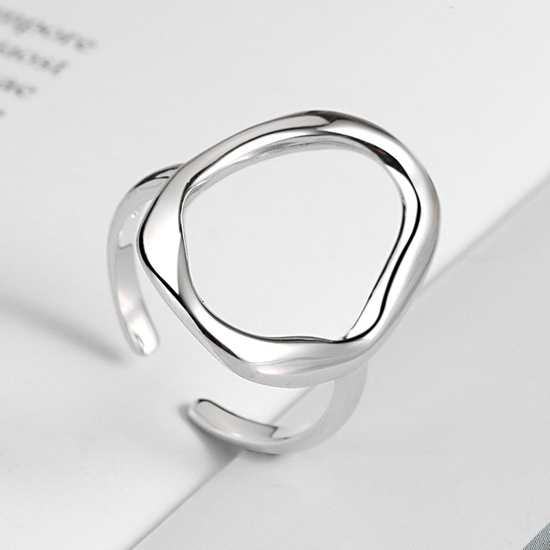 Geometric Aura Ring - L'Arte Minimalista in un Gioiello