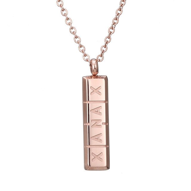 Golden Letter Charm Necklace - Il Tuo Nome in un Gioiello