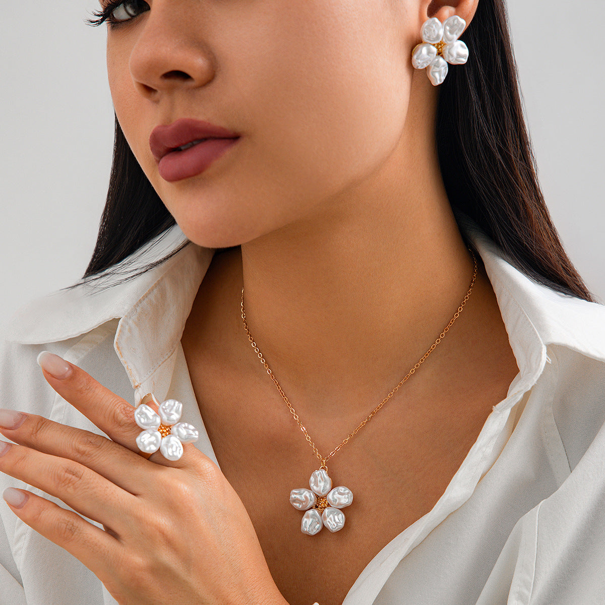Set Collana, Orecchini e Anello Fiore e Perla