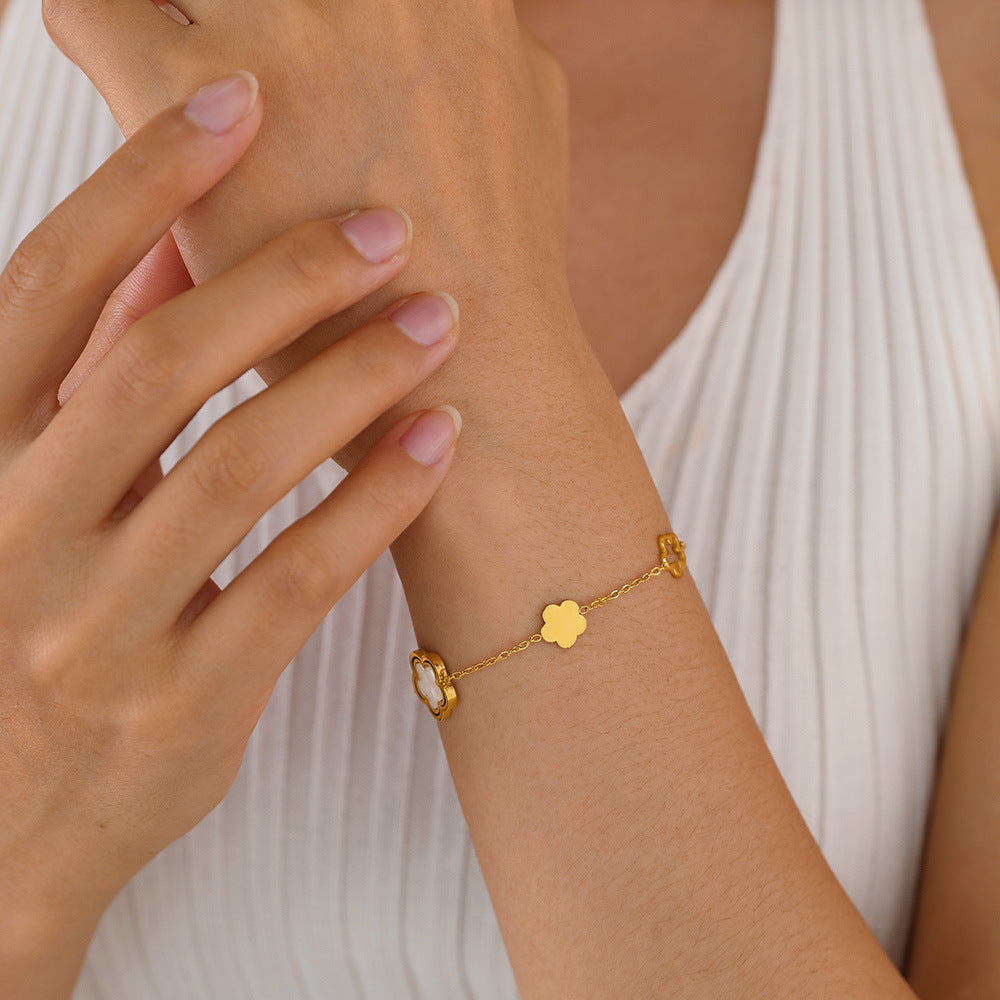 Petalo Vuoto — Bracciale Fiore a Cinque Petali in Acciaio