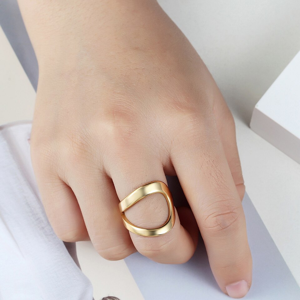 Ocean Breeze Ring - L'Eleganza Liquida dell'Estate