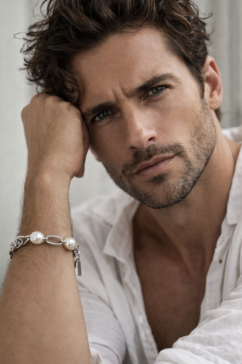 Eleganza Fusion: Il Bracciale Pearl Spliced Cuban