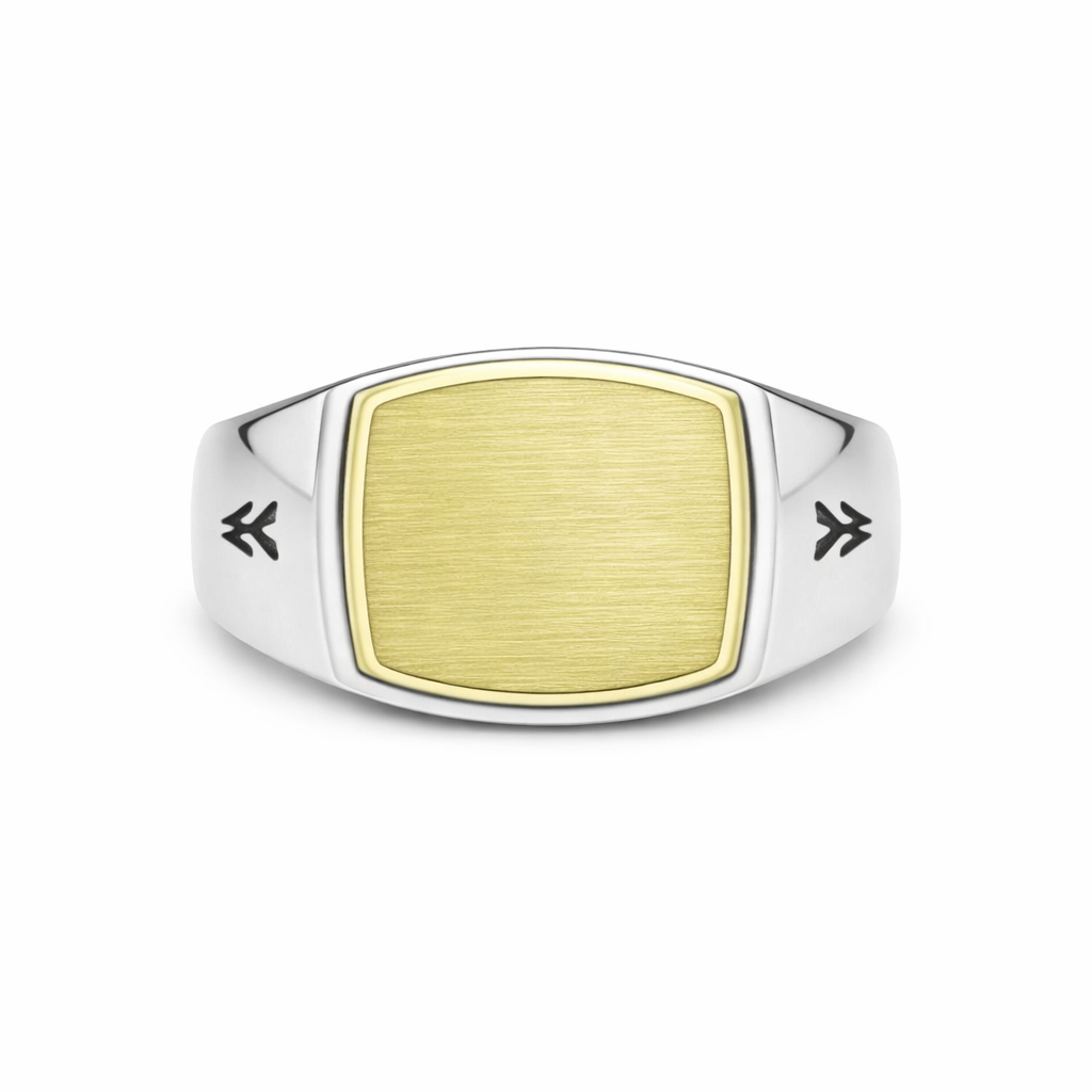L'anello croce placcato oro che porta addosso la tua luce più intima