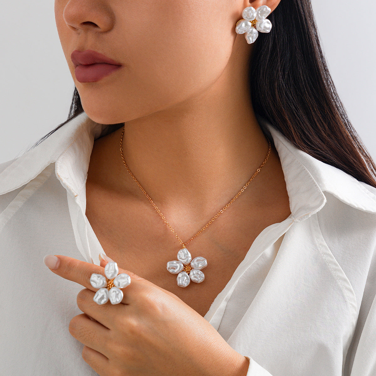 Set Collana, Orecchini e Anello Fiore e Perla