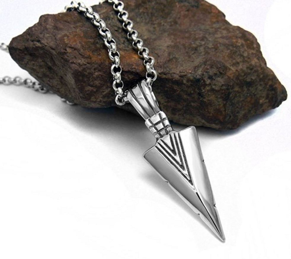 Timeless Arrow Necklace - Eleganza Retro con un Tocco vintage