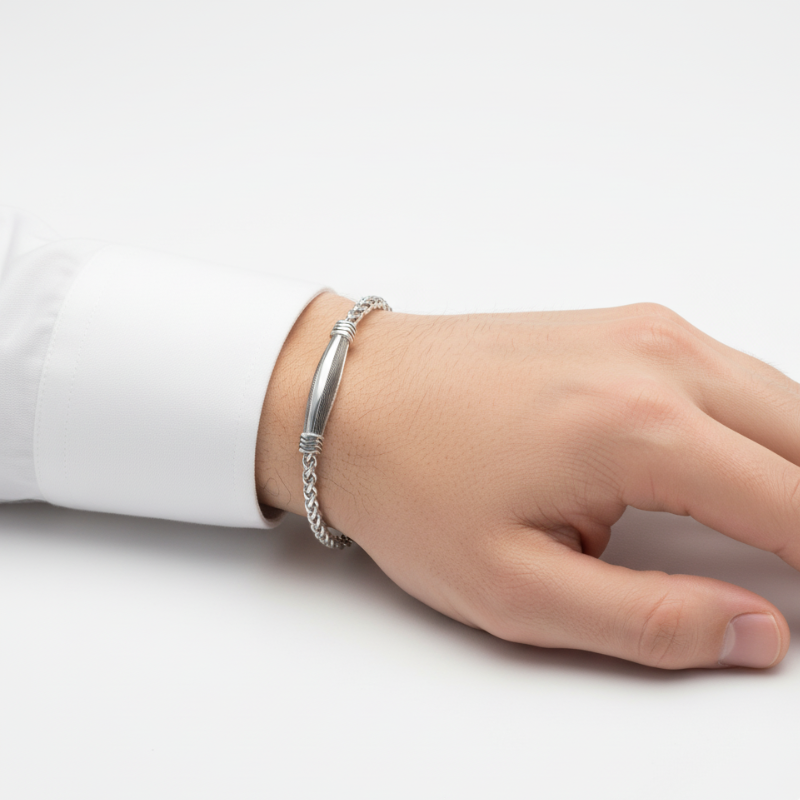 Spirale Silente – Bracciale Estellamare in maglia intrecciata con chiusura simbolica