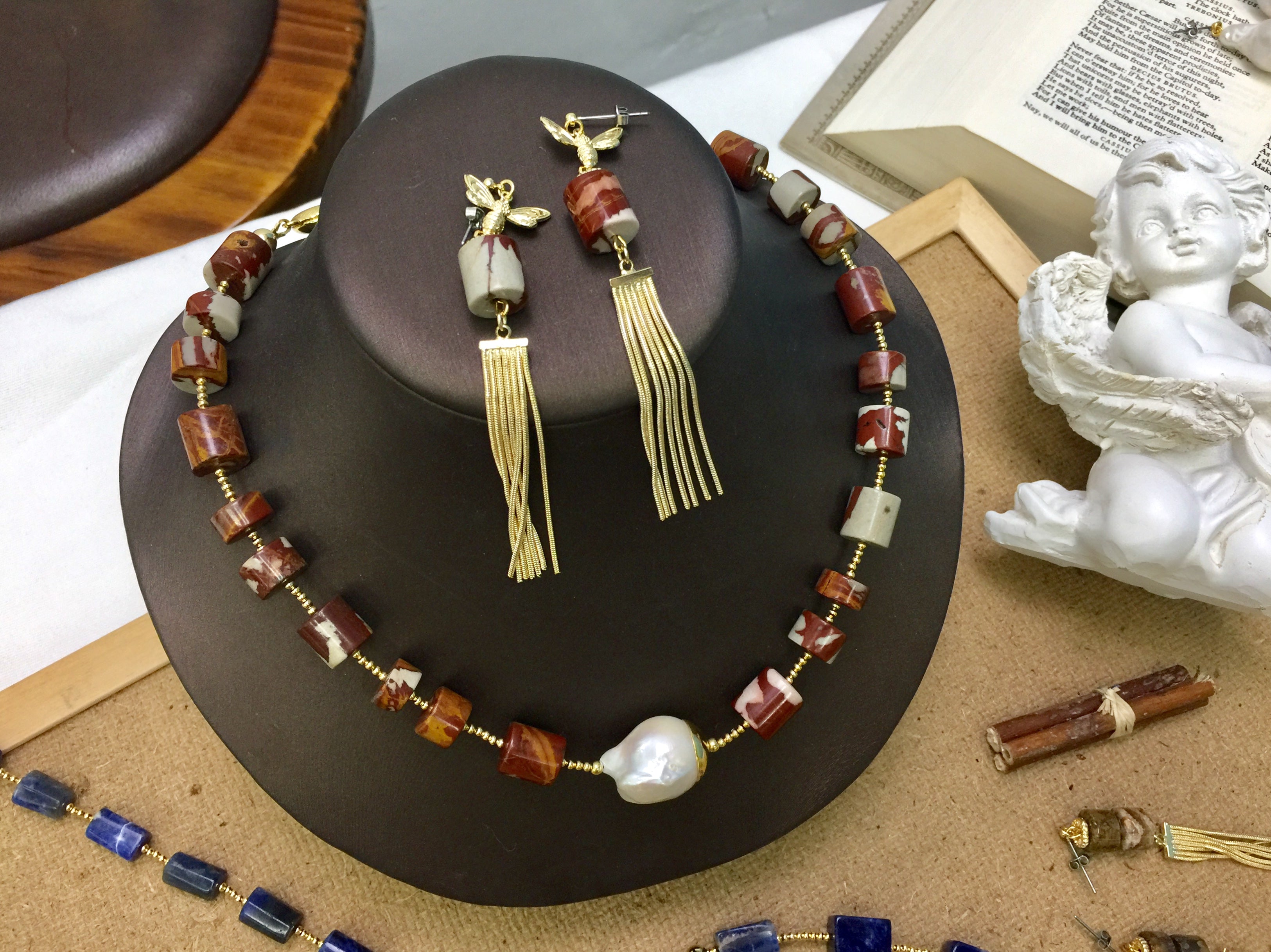 Noreena Jasper con Perla Barocca: Collana Choker CN028