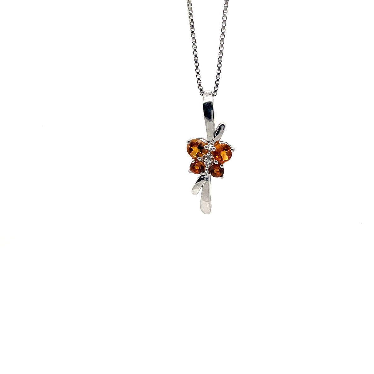 Garnet Pendant KSP 35180: Farfalla di Fuoco in Argento 925