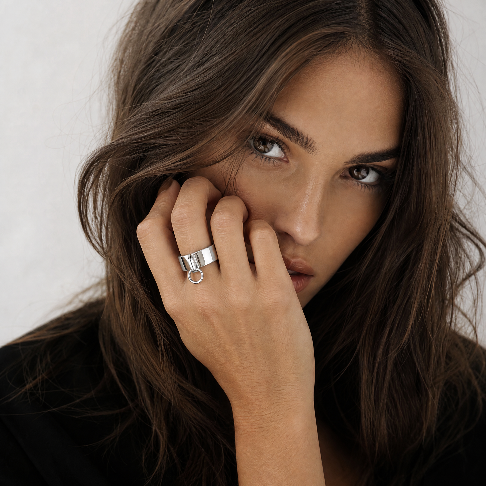 Estellamare Loop Ring
