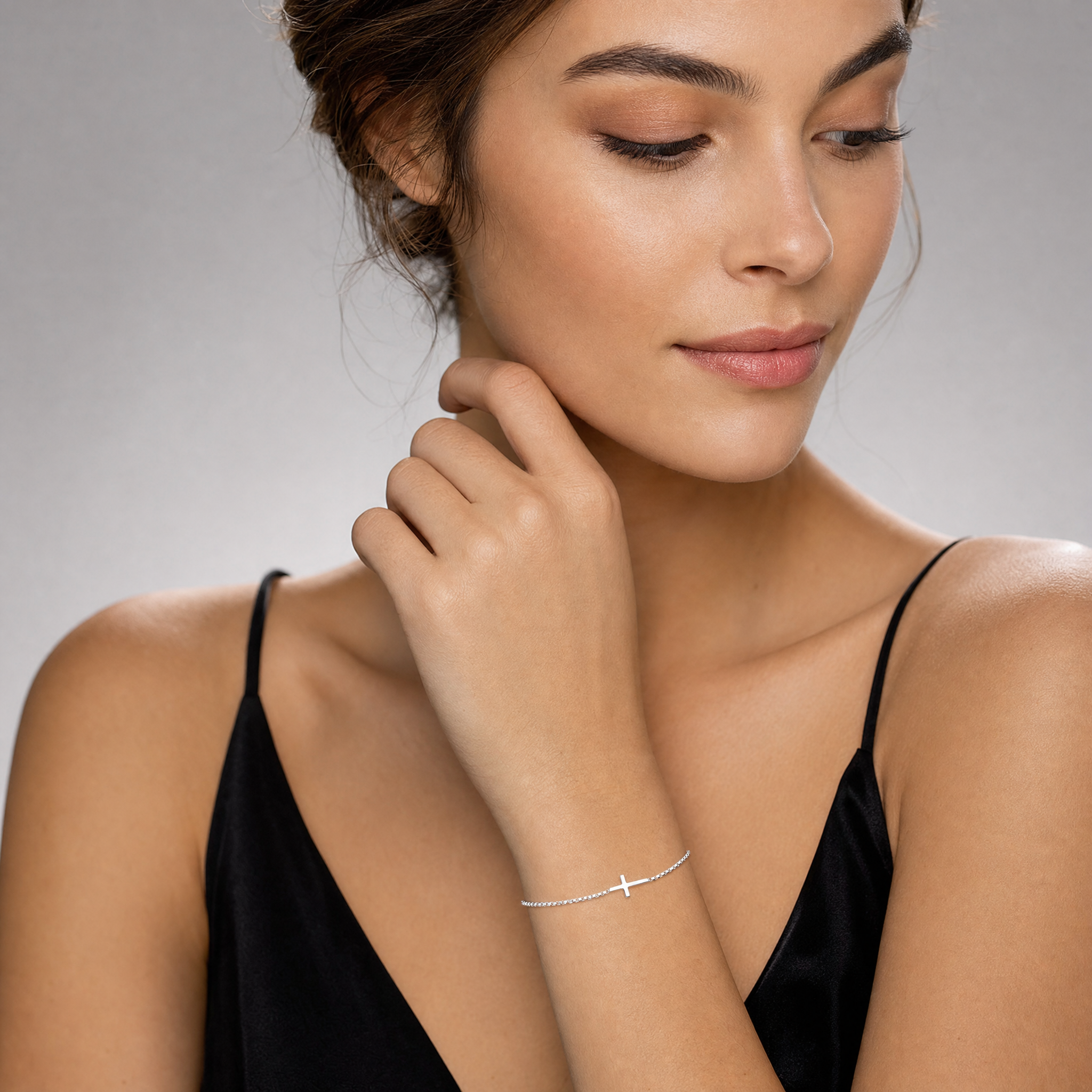 Love Lodge — Bracciale Croce Curva in Argento Sterling 925