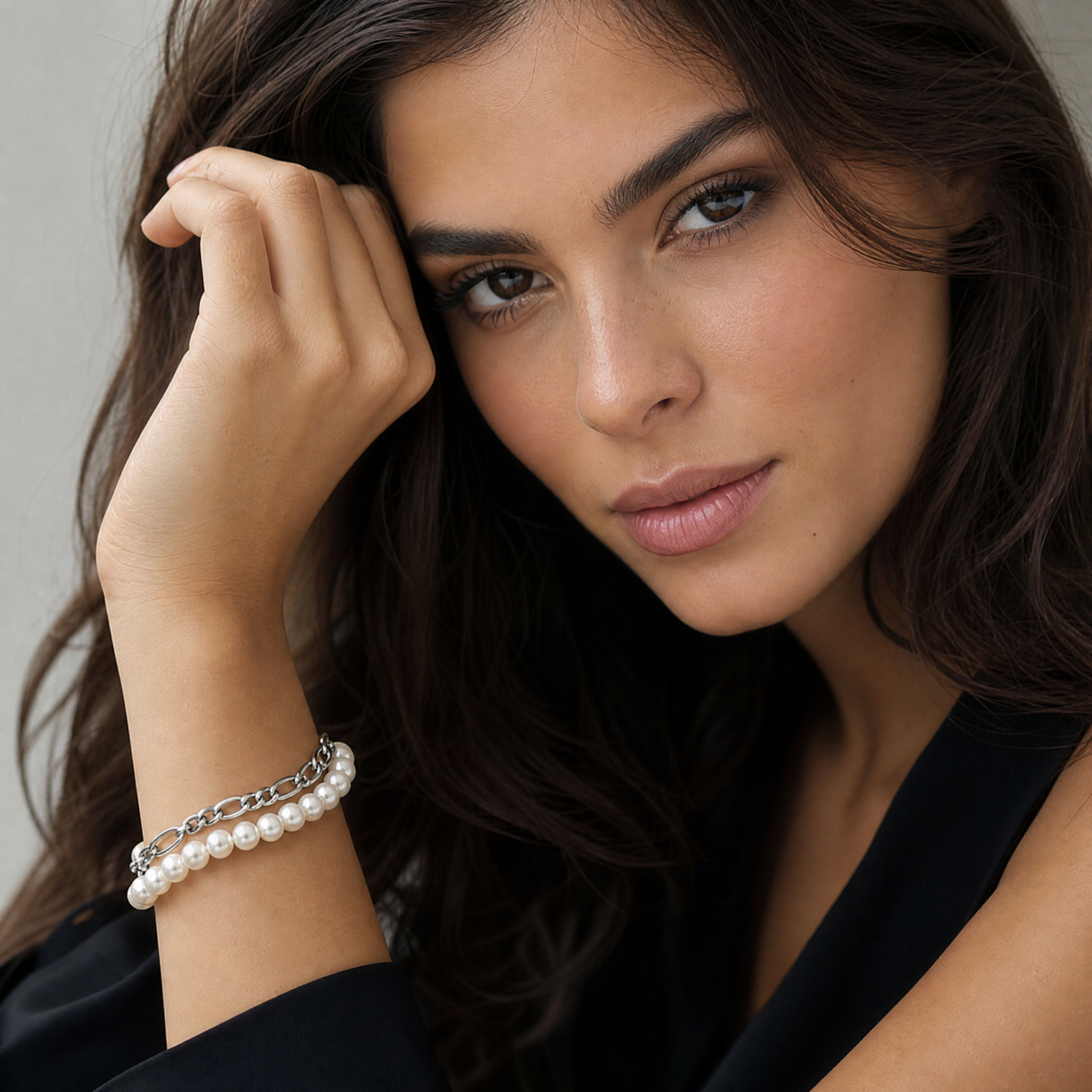 Il Bracciale che Rompe le Regole con Eleganza
