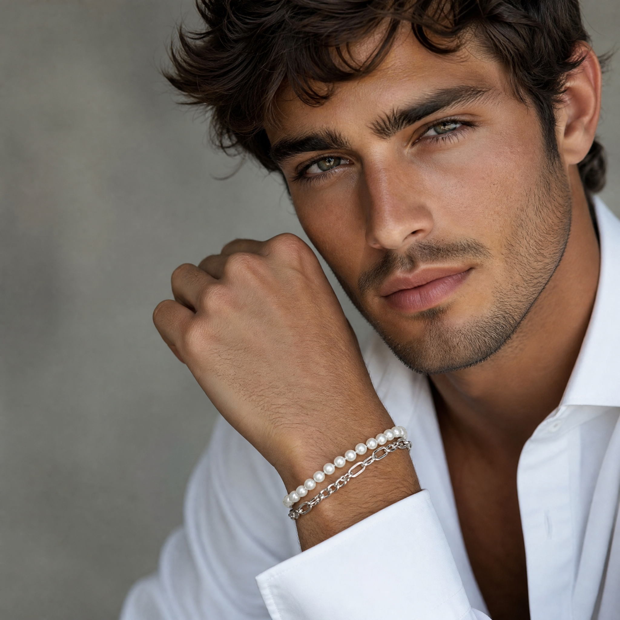 Il Bracciale che Rompe le Regole con Eleganza