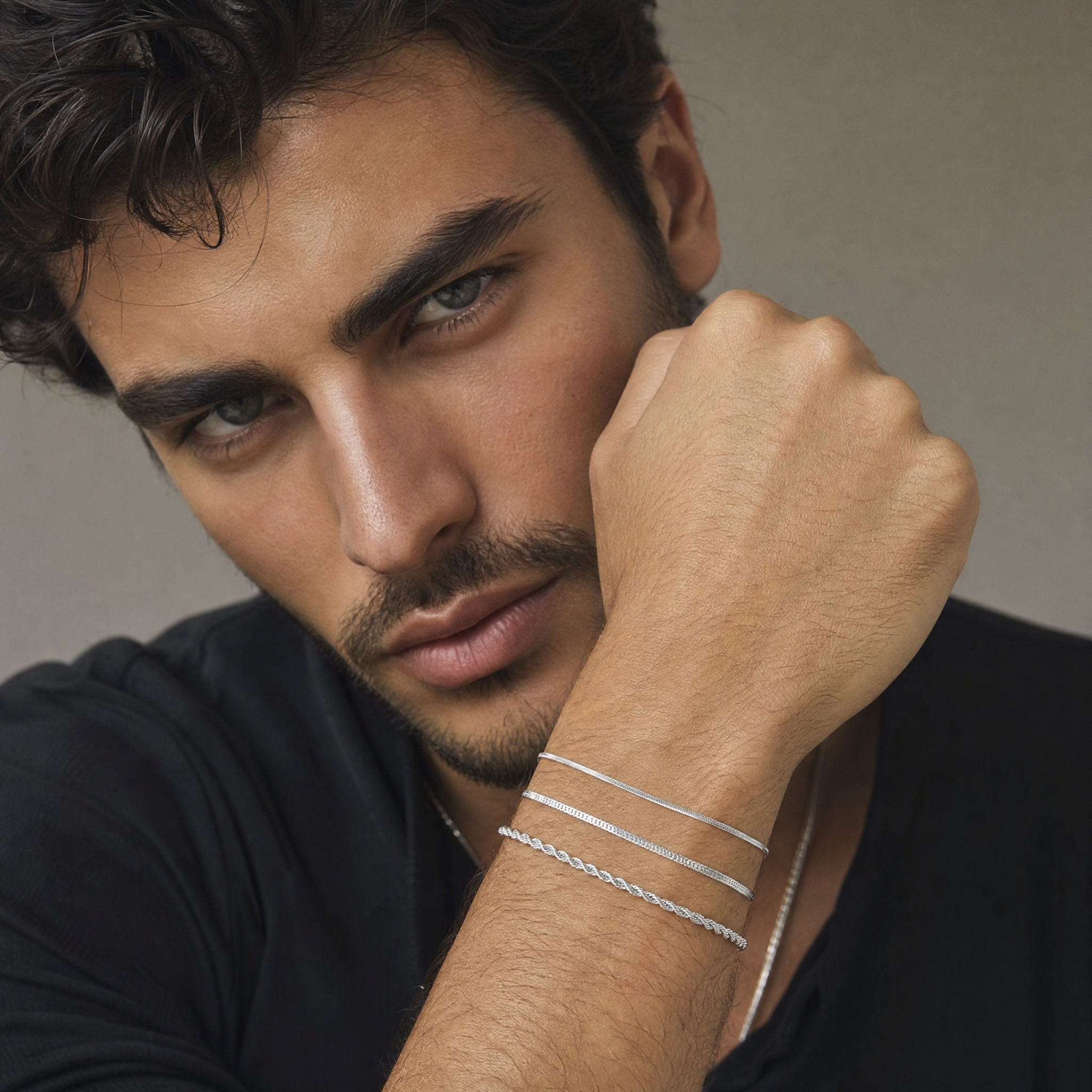 UNO, DUE O TRE BRACCIALI. STESSO IMPATTO