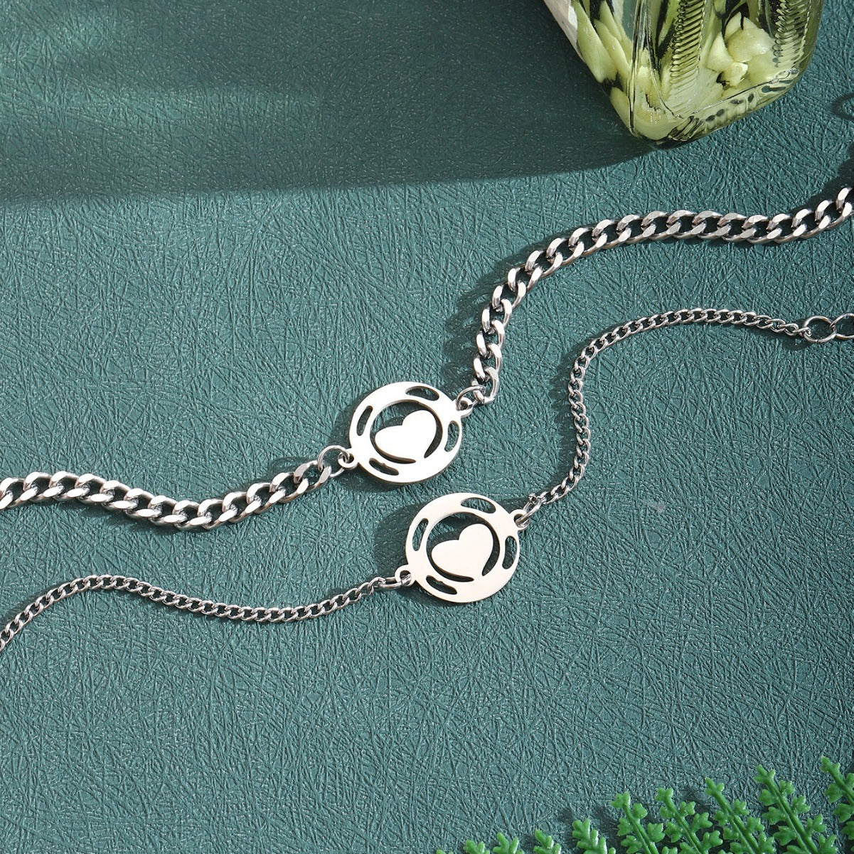 Minimalismo Elegante: Il Bracciale in Acciaio Inossidabile