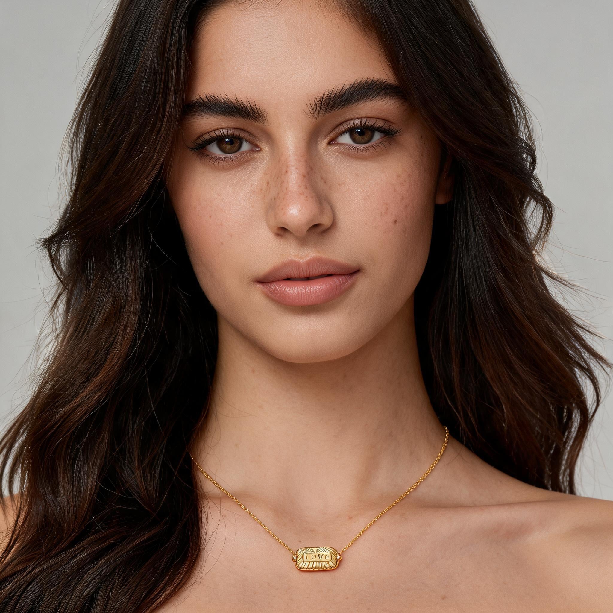 Collana "LOVE" in Argento 925 — Porta l'Amore Sempre con Te