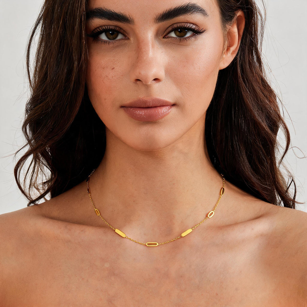 Collana “Linee di Luce” — Geometrie semplici, stile che resta addosso