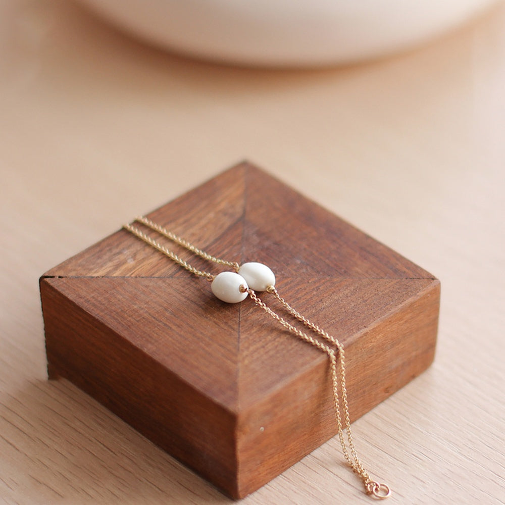 Eleganza Retrò: Il Bracciale senza tempo