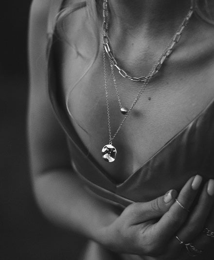 Argento Stratificato — Collana a Tre Livelli