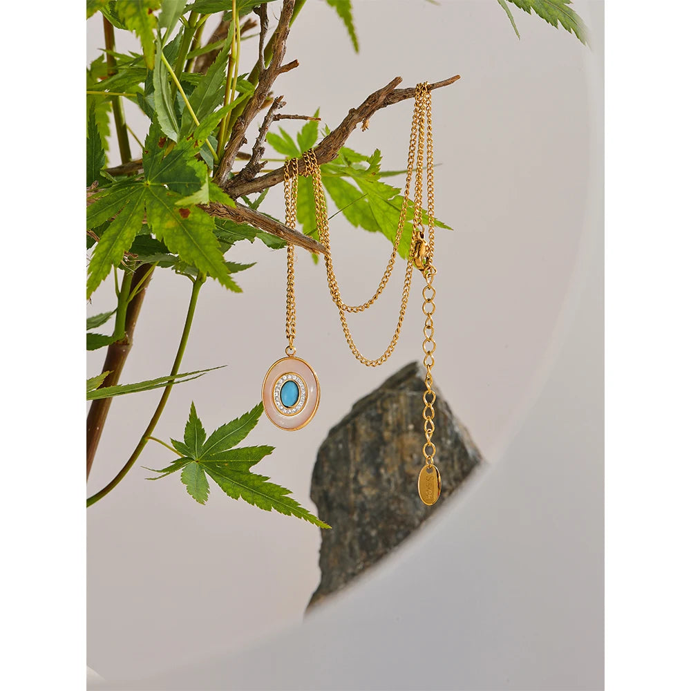 Collana Elegante con Conchiglia e Zirconi