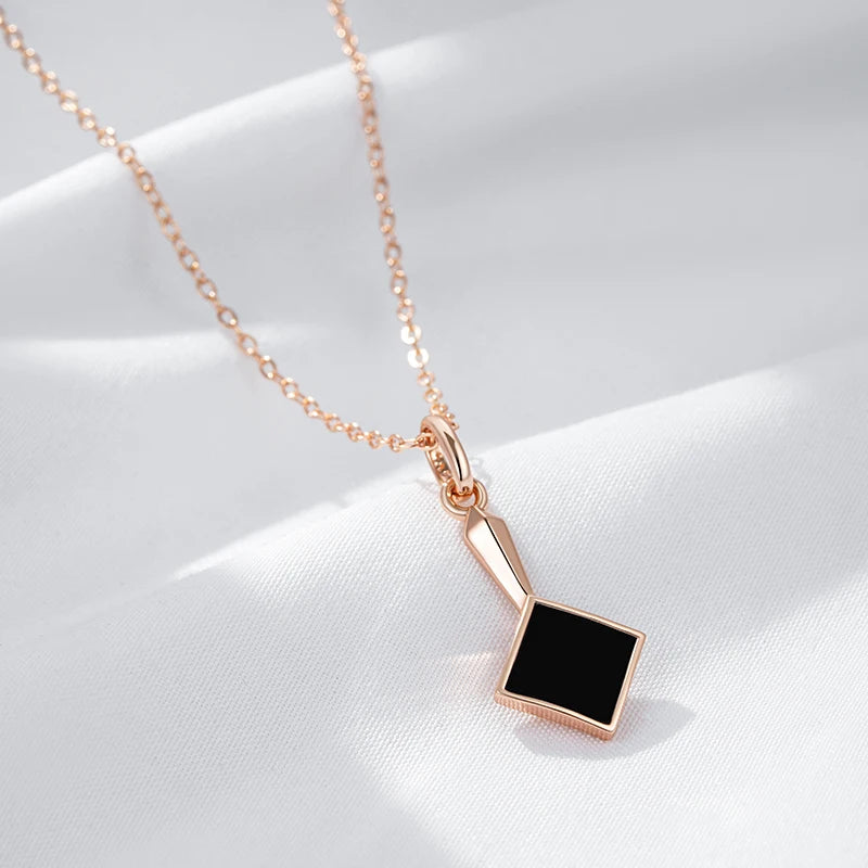 Collana Elegante con Pietra Nera