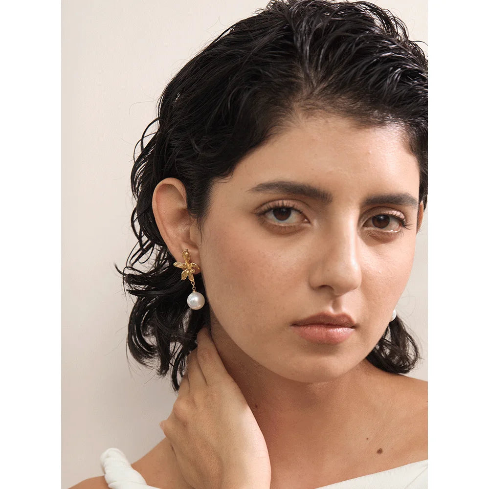 Orecchini Fiore Perla Elegante