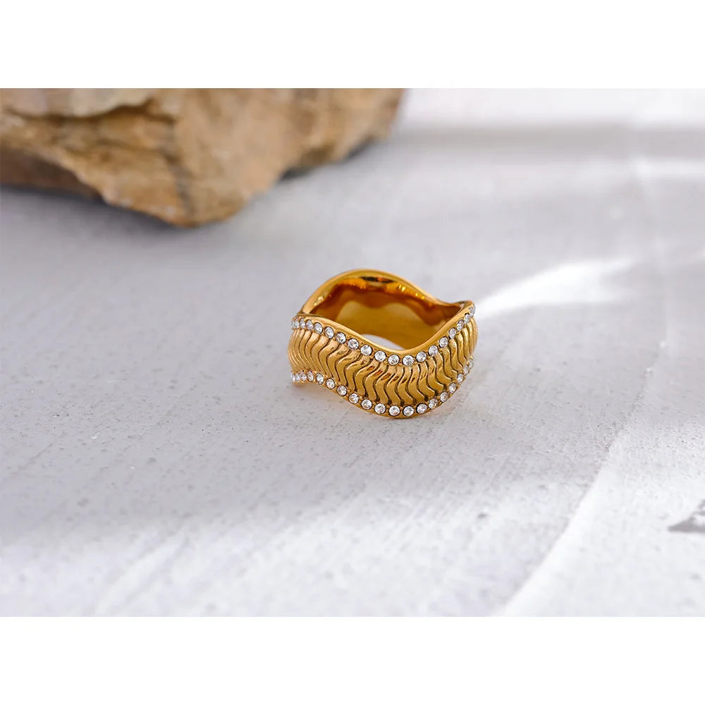 Anello Elegante con Zirconia