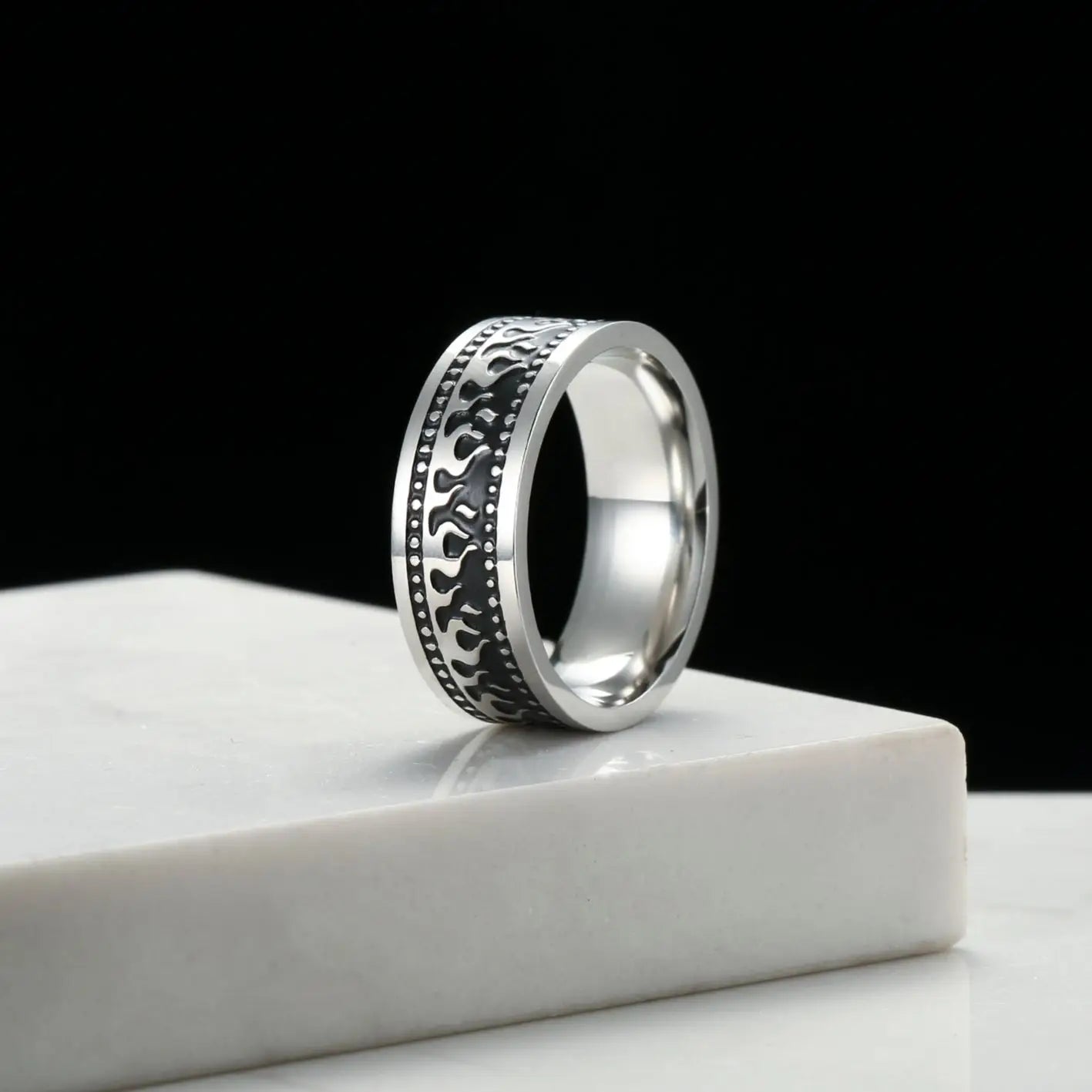 Anello Fiamma Punk per Te