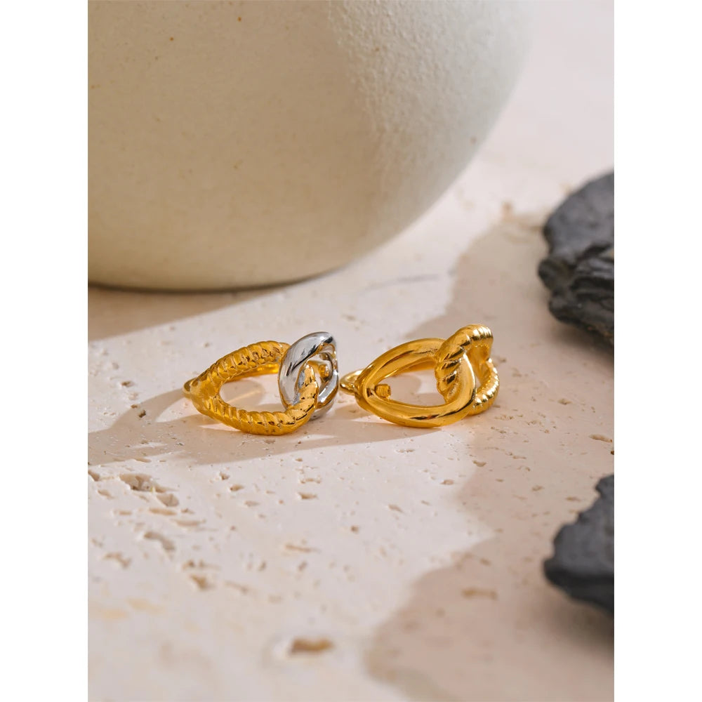 Anello Nodo Magico Elegante