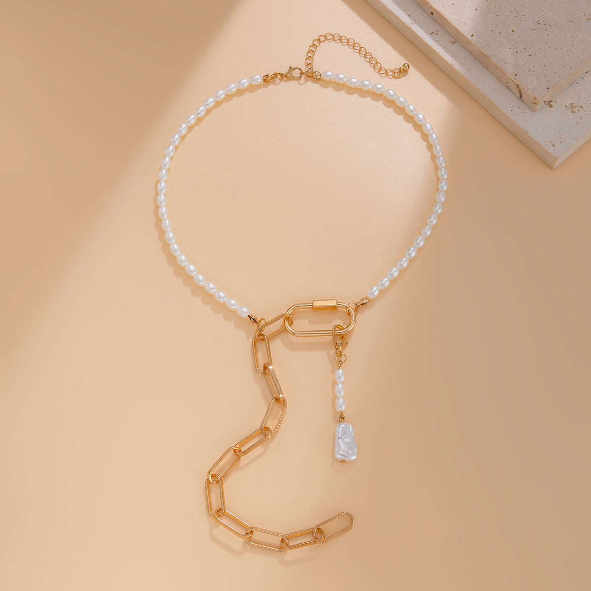 Pearl Cross Necklace - Minimalismo con un Tocco di Spiritualità