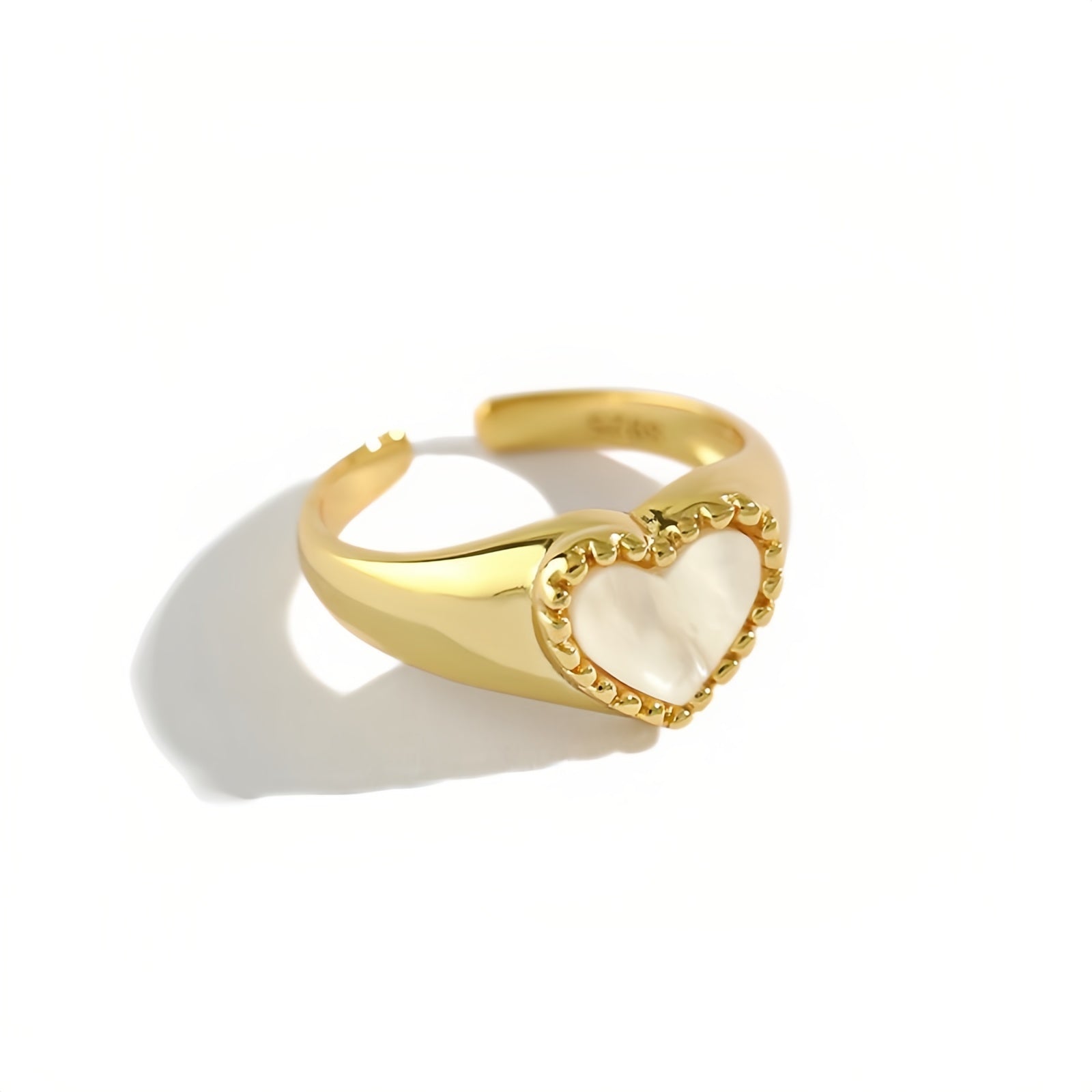 Silver Heart Shell Ring - Simbolo d'Amore senza Tempo