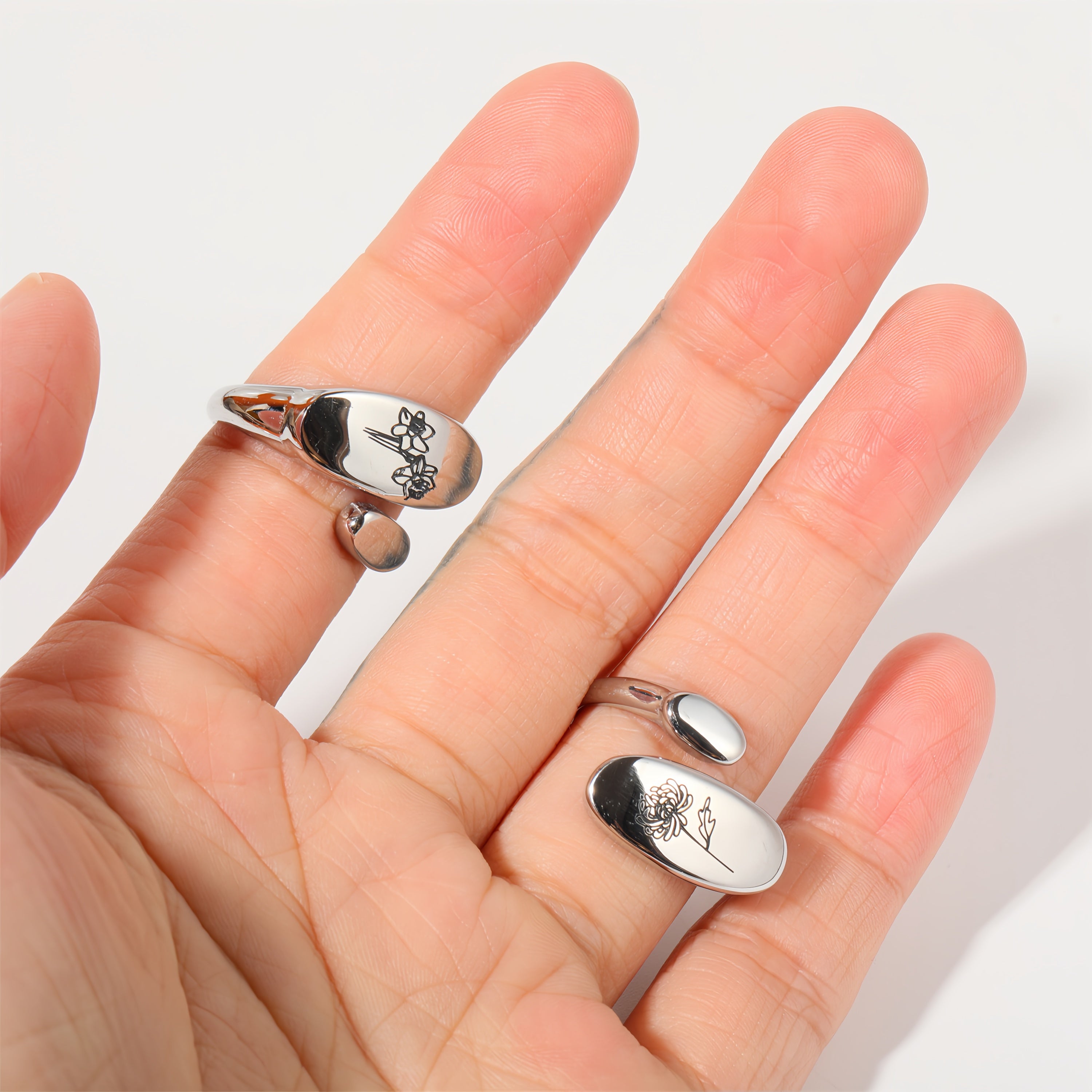 Fascino Floreale: L’Anello Elegante in Stile Asiatico