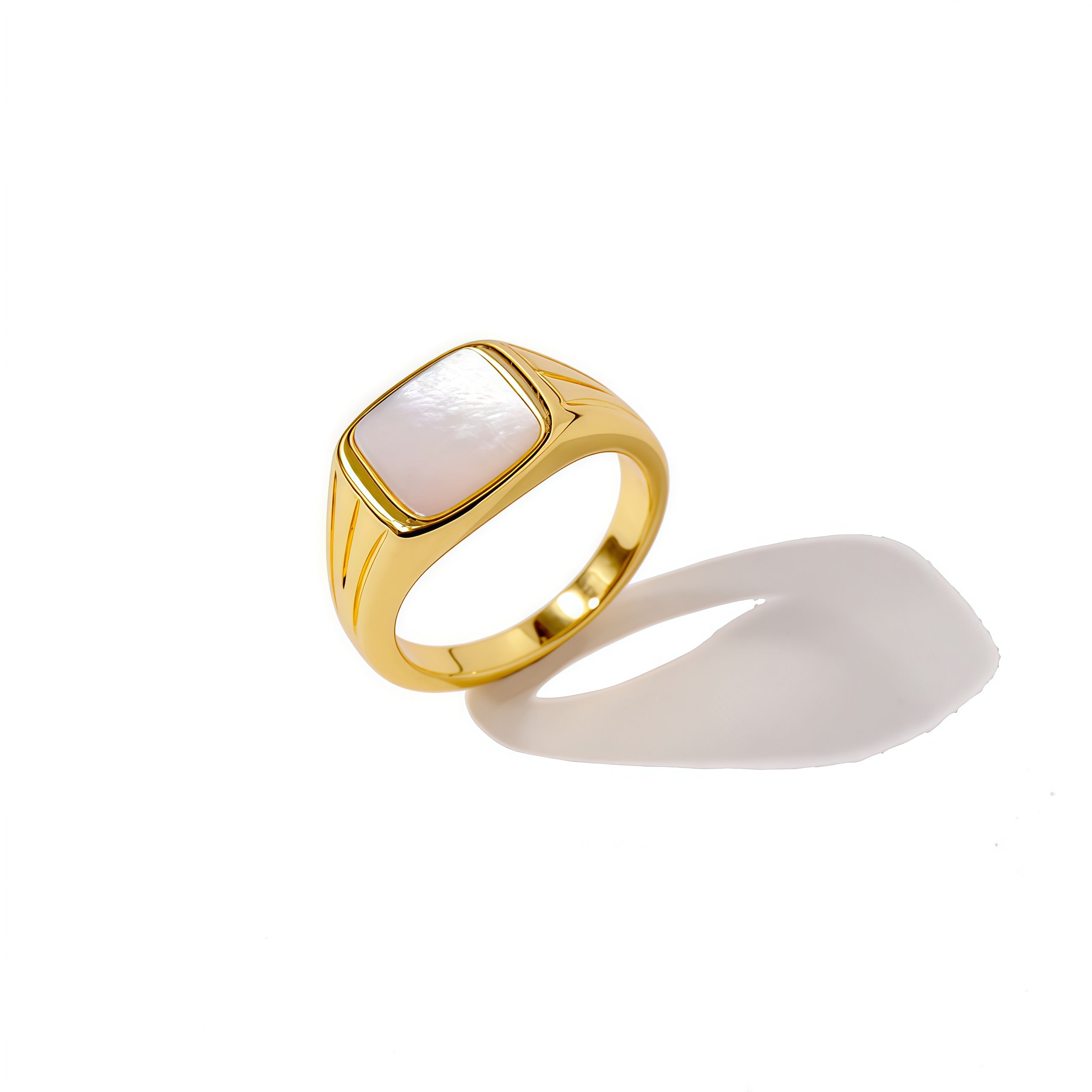 Eleganza Vintage: Anello con Malachite Naturale e Ottone Dorato