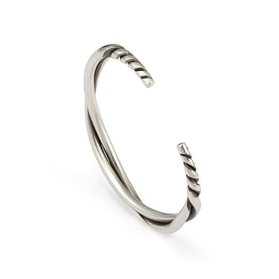 Twisted Silver Bracelet - Tocco Retro per Stile Moderno
