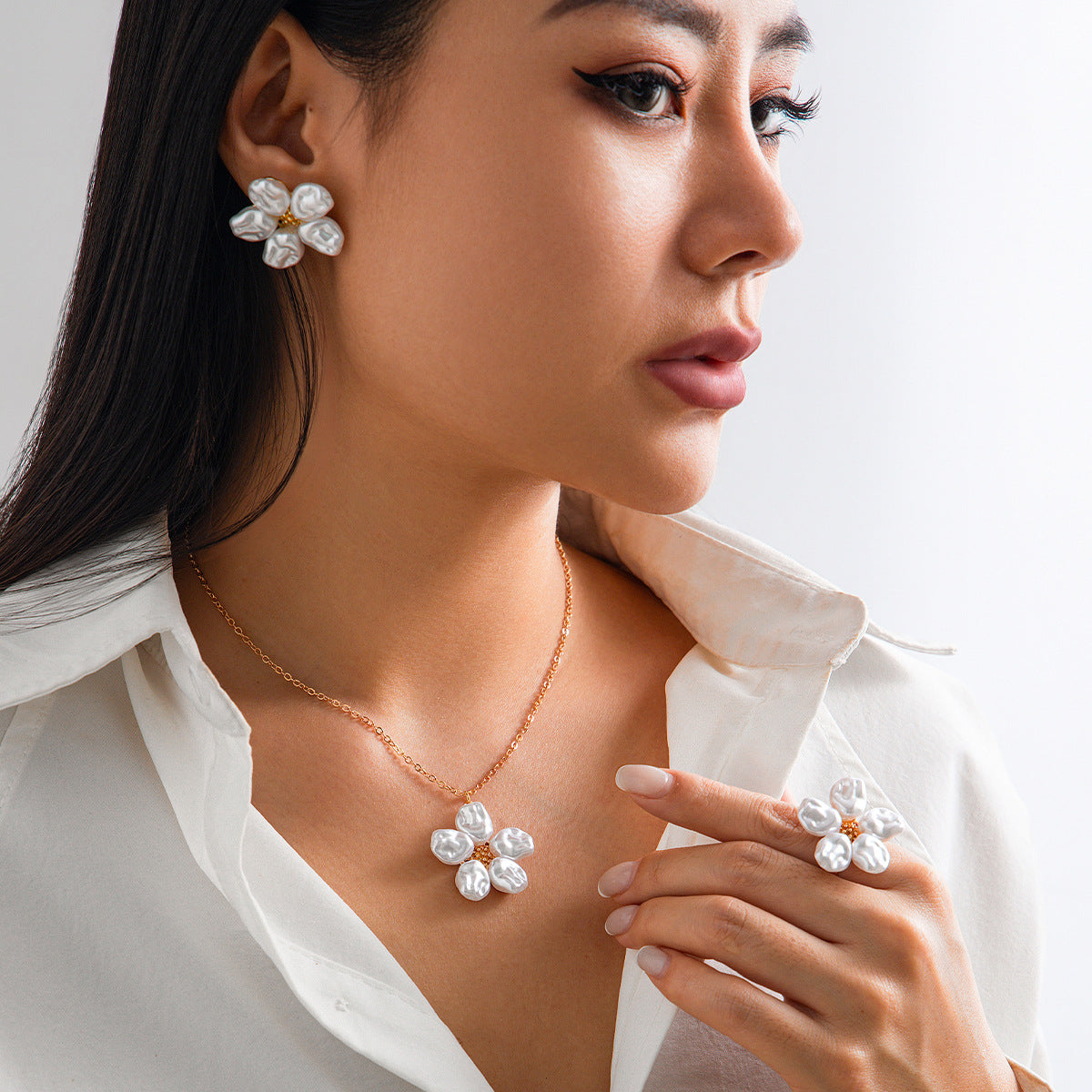 Set Collana, Orecchini e Anello Fiore e Perla
