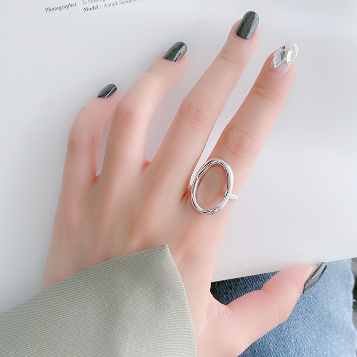 Geometric Aura Ring - L'Arte Minimalista in un Gioiello