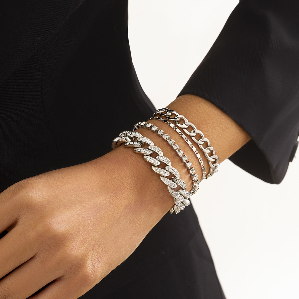 Venom Chic Bracelet - L'Essenza del Wild Style