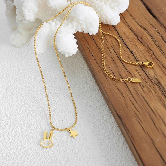 Starlight Bunny Necklace - Un Portafortuna Fashion per Piccoli Sognatori