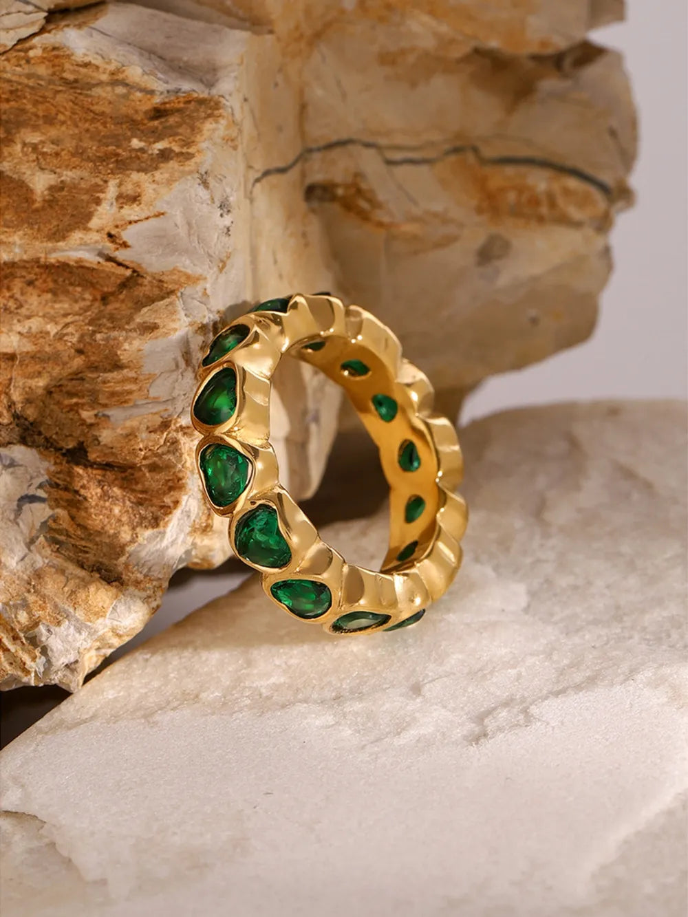 Anello Zirconi Incastonati in Oro 18K - Lusso Senza Tempo