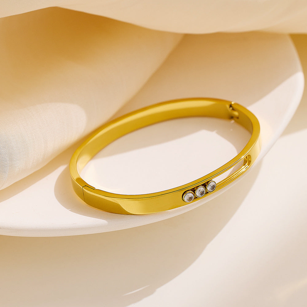 Celestial Charm Bracelet - Eleganza Moderna con un Tocco di Lusso