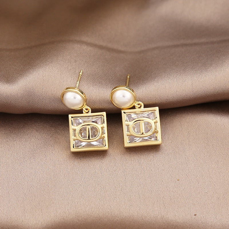 Orecchini Quadrati con Zirconi e Perla in Stile Light Luxury