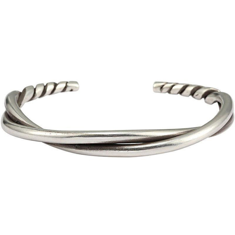 Twisted Silver Bracelet - Tocco Retro per Stile Moderno