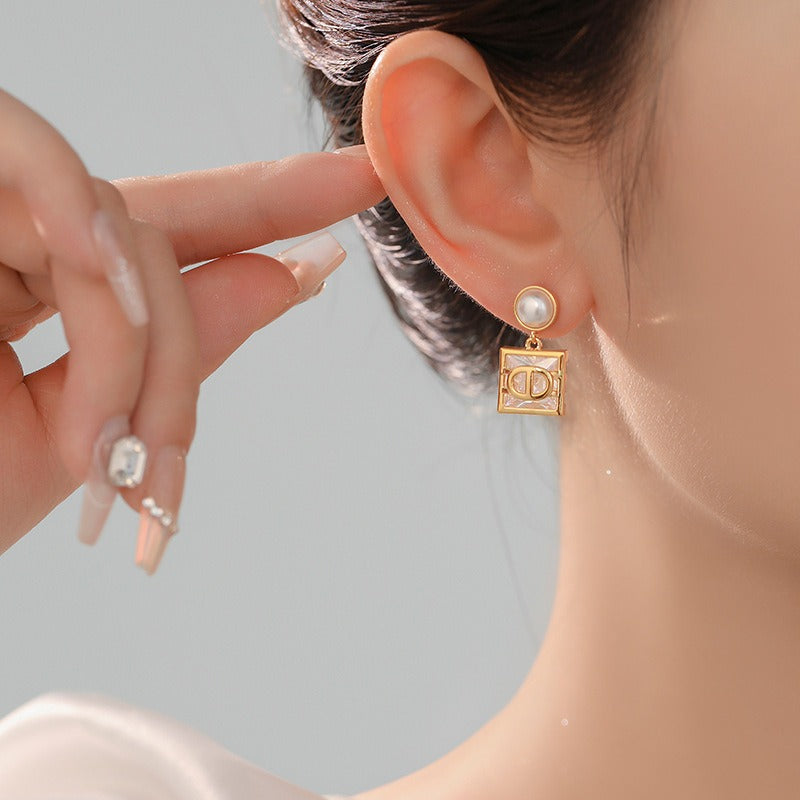 Orecchini Quadrati con Zirconi e Perla in Stile Light Luxury